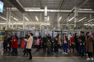 小小少年探秘海爾科技工廠